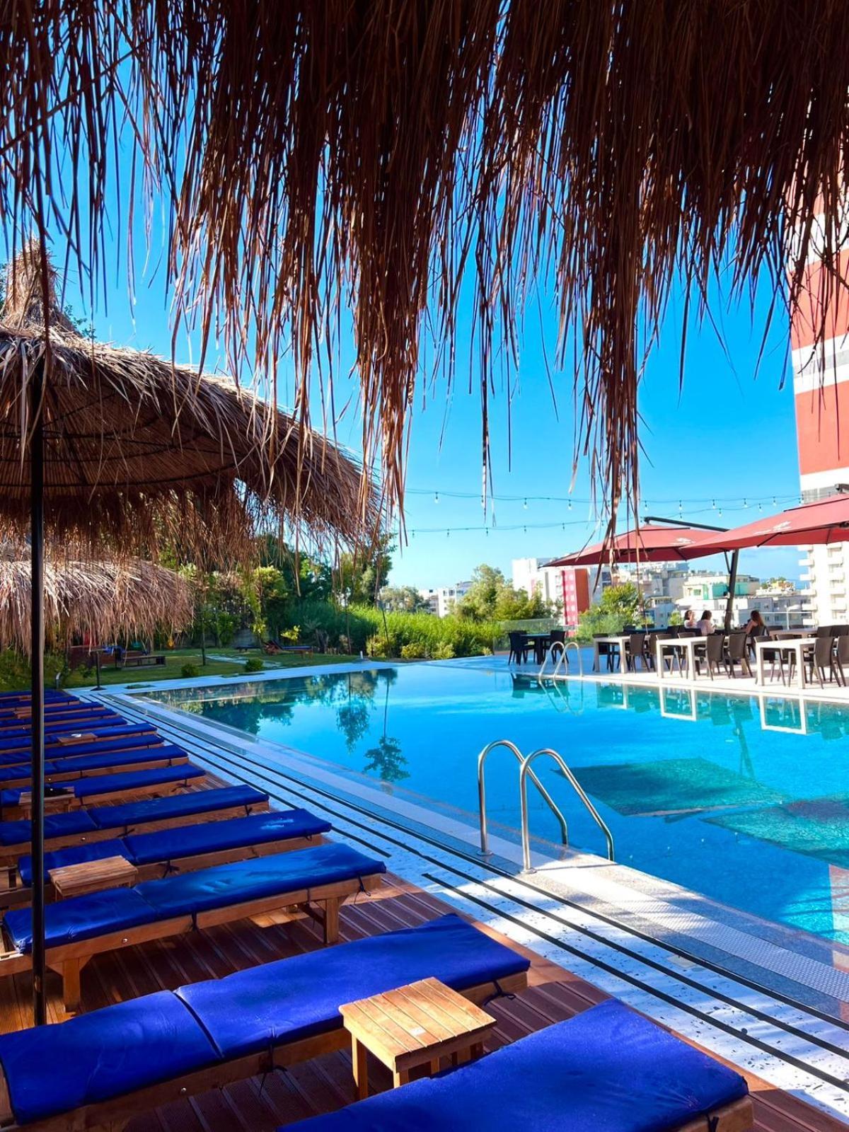 Olivia'S Hill Resort Kryemëdhej エクステリア 写真