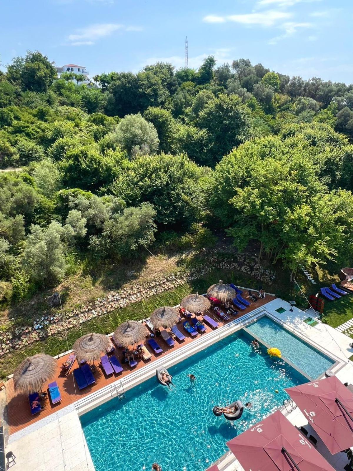 Olivia'S Hill Resort Kryemëdhej エクステリア 写真