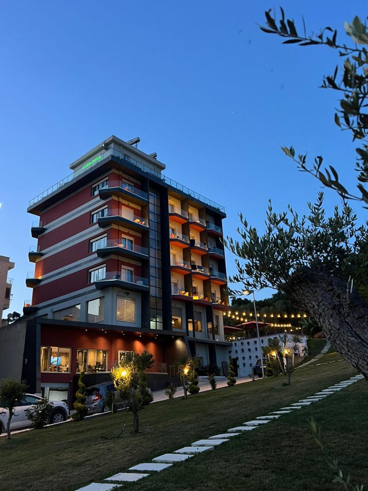 Olivia'S Hill Resort Kryemëdhej エクステリア 写真