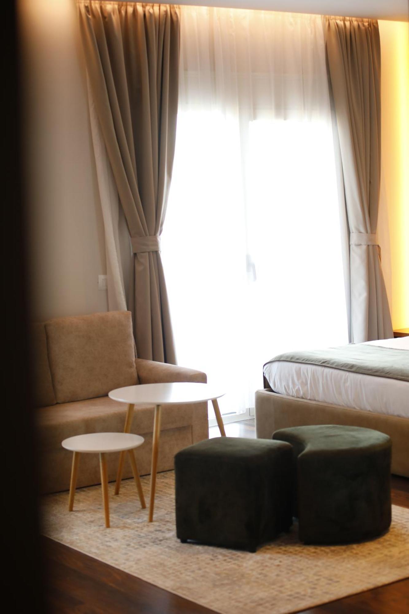 Olivia'S Hill Resort Kryemëdhej エクステリア 写真