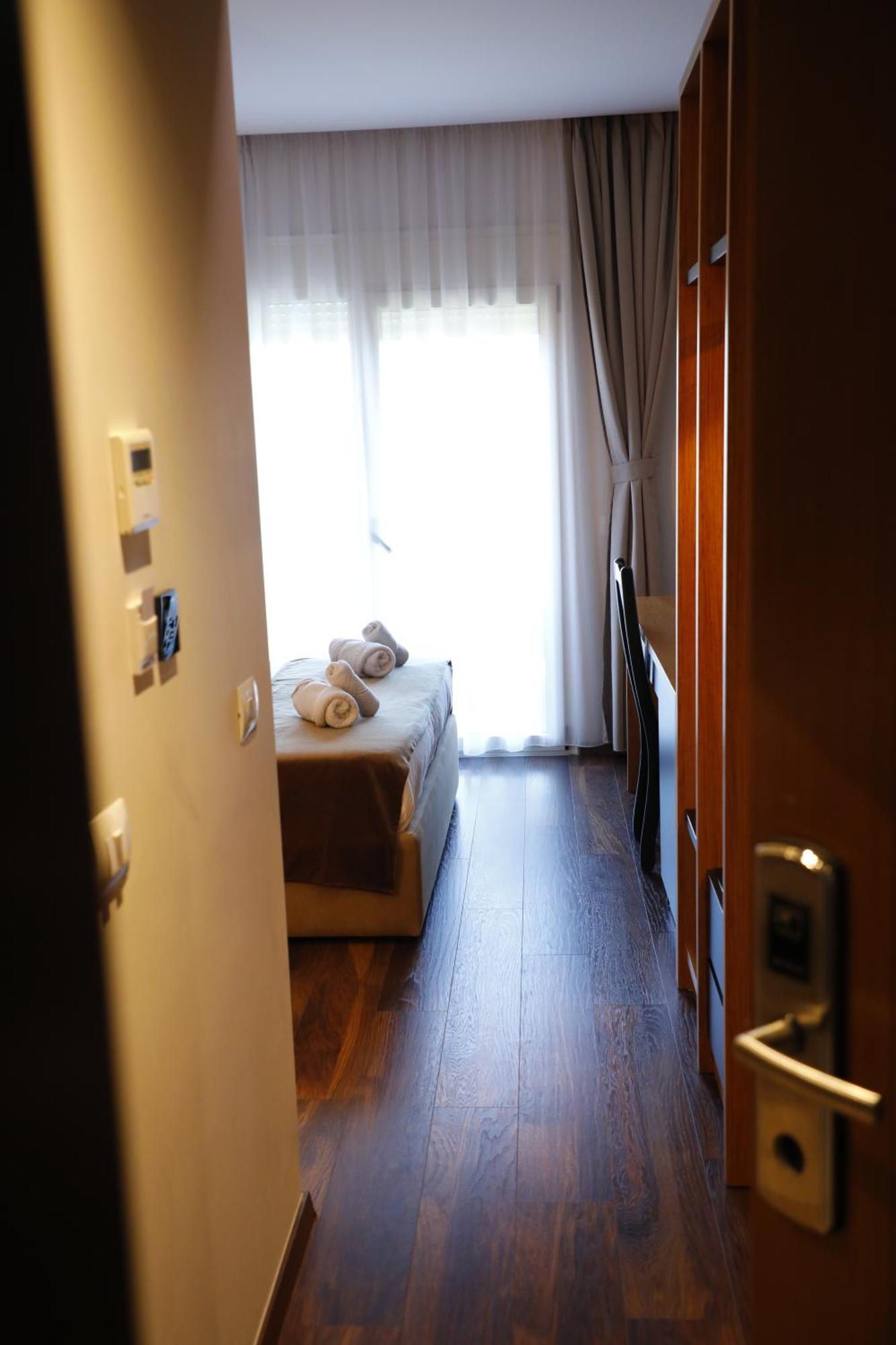 Olivia'S Hill Resort Kryemëdhej エクステリア 写真